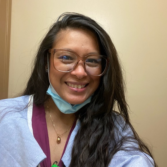 Meet your Posher, Desiree - Picture 1 of 13